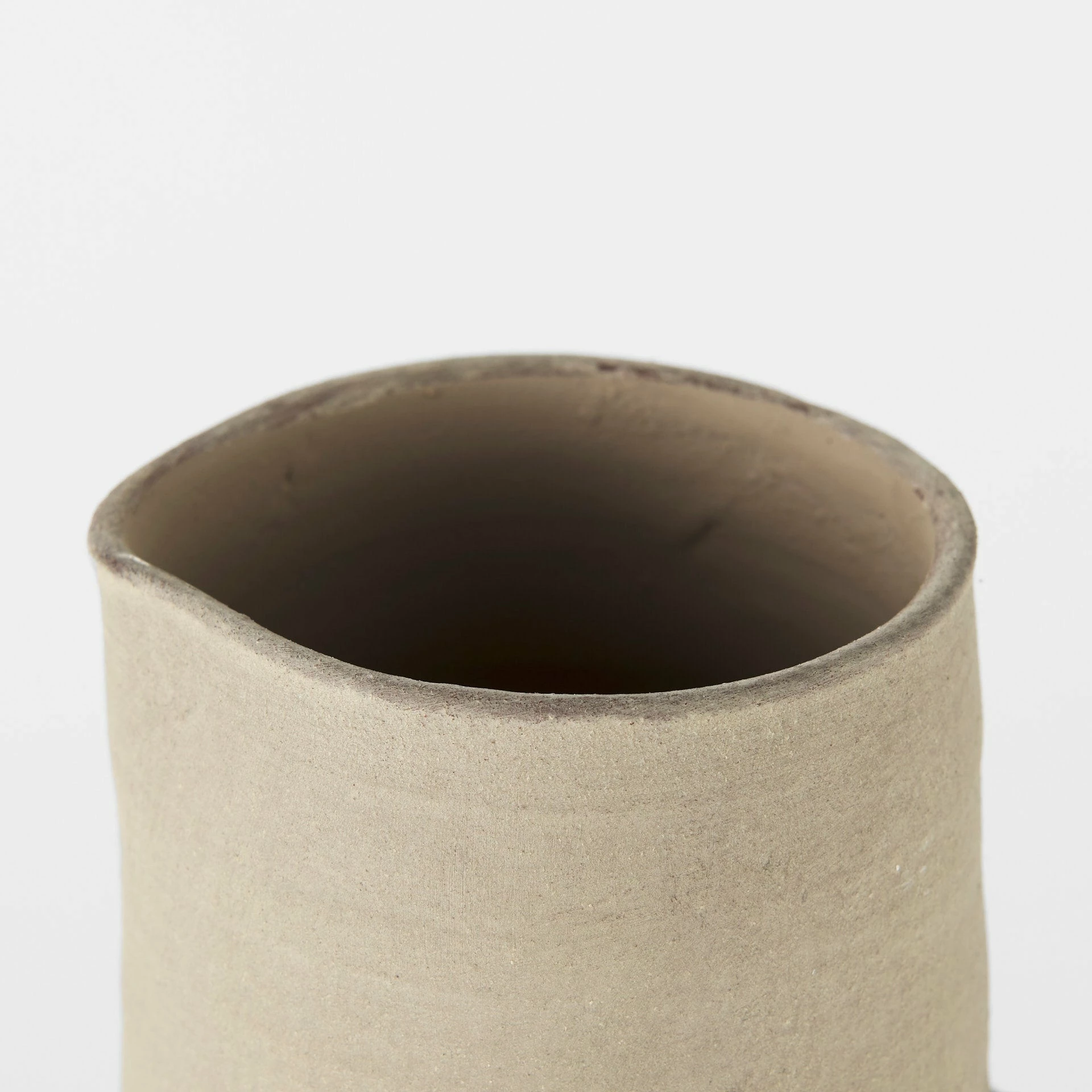 Budget π₯° Mercana Garand II Medium Brown/White Ceramic Jug - 7.5"W X 5"D X 13.5"H βοΈ - Image 4