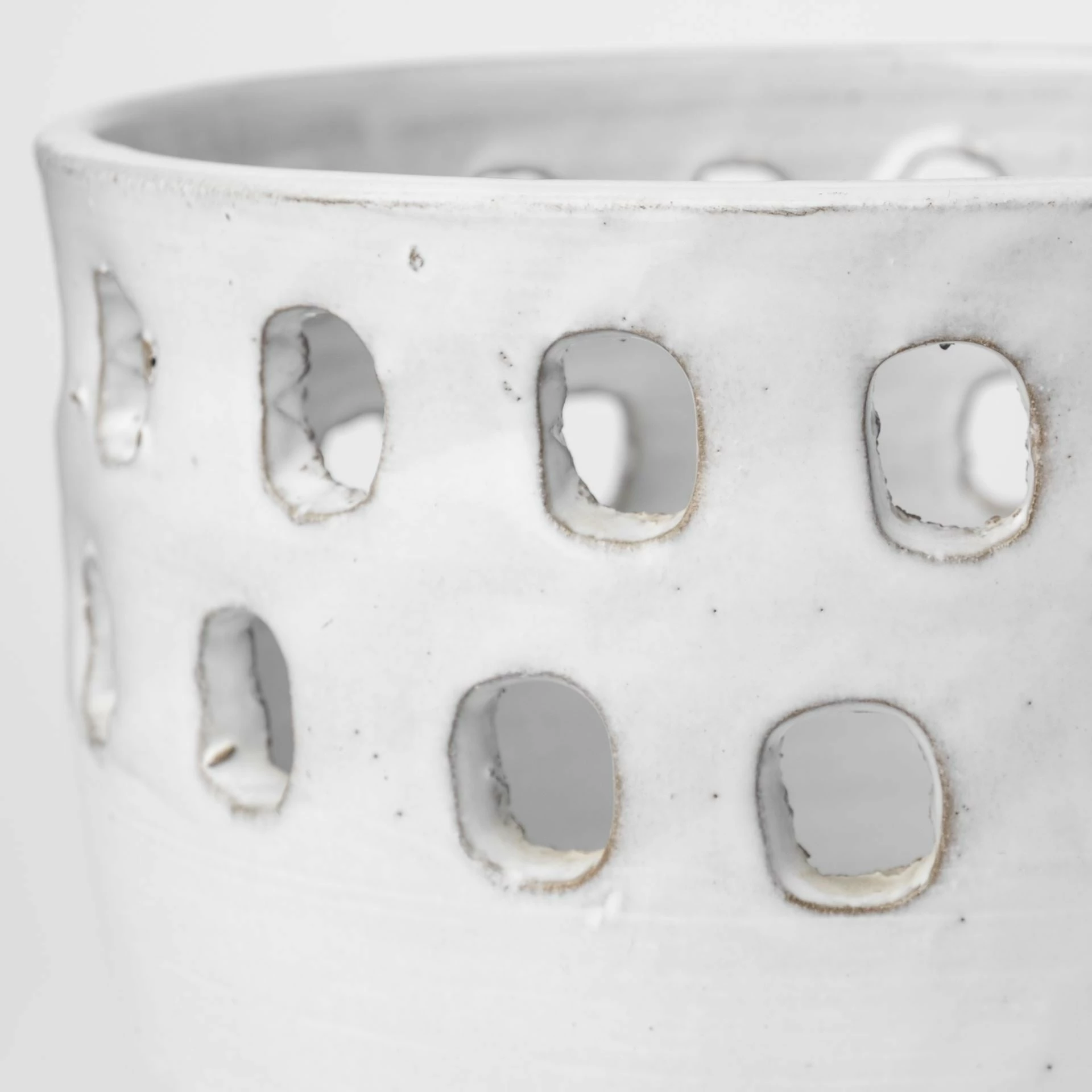 Promo ๐คฉ Mercana Larissa White Ceramic Hollow Pattern Vases, Set Of Two - 6.5"W X 6.5"D X 7"H ๐ - Image 2