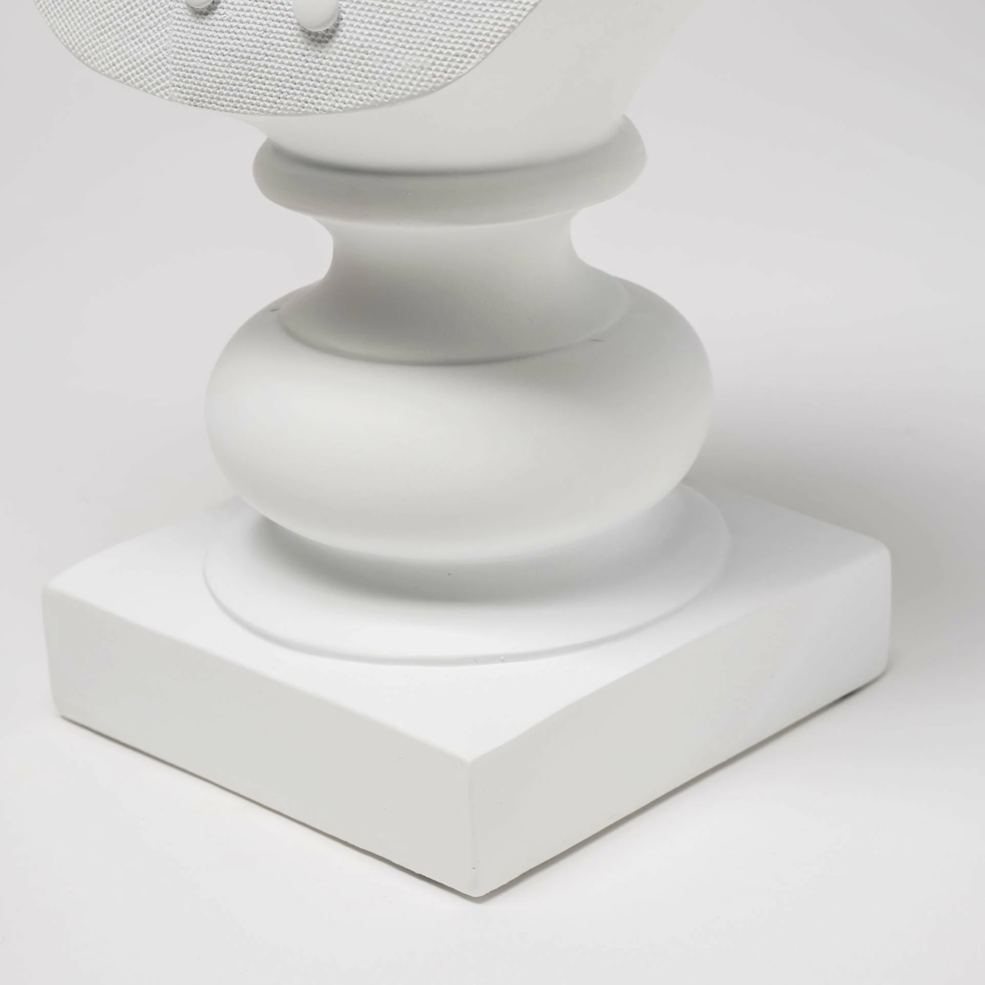 Cheap π Mercana Murray 6L X 5W White Resin Business Fox π - Image 11