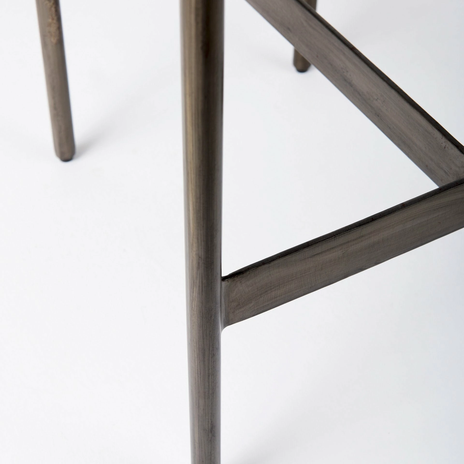 Best reviews of 😉 Mercana Millie 16.5L X 18.0W X 26.0H Black Leather Seat W/ Nickel Metal Frame Counter Stool 🔔 - Image 10