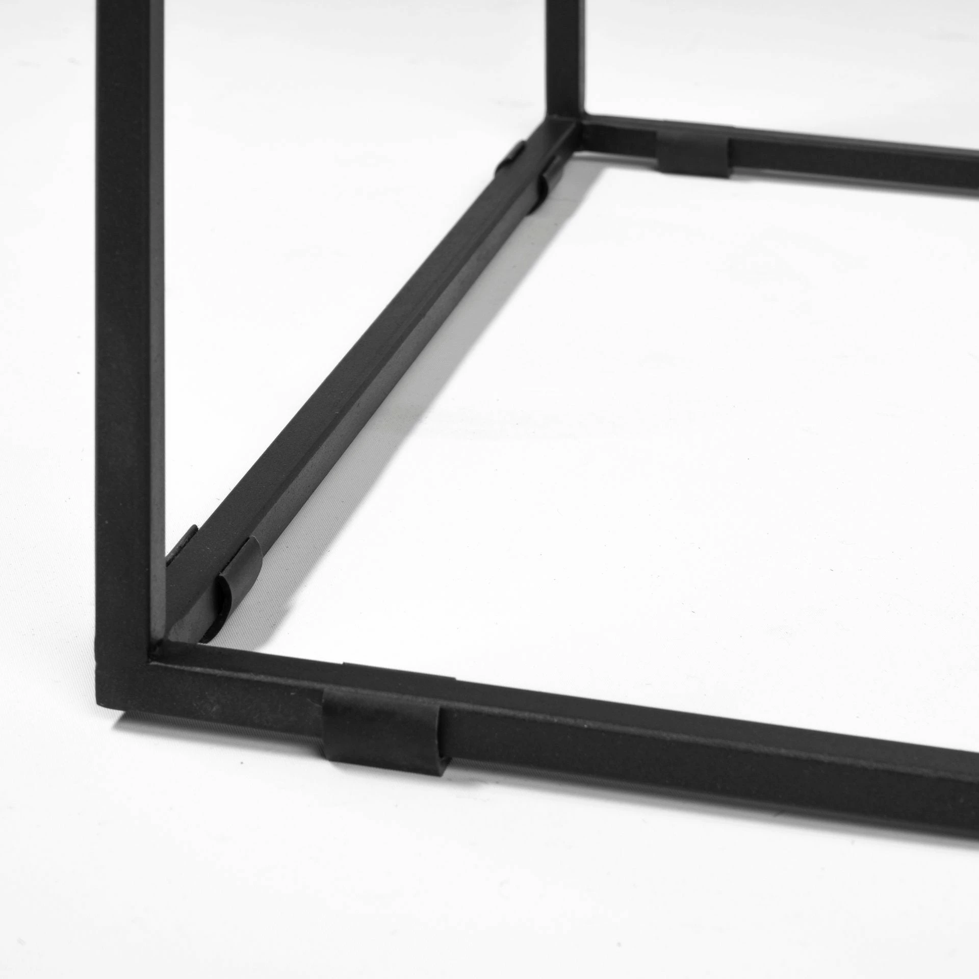 Best reviews of π Mercana Nathan II 18" X 20" Square Top White Marble And Black Metal End/Side Table β - Image 7