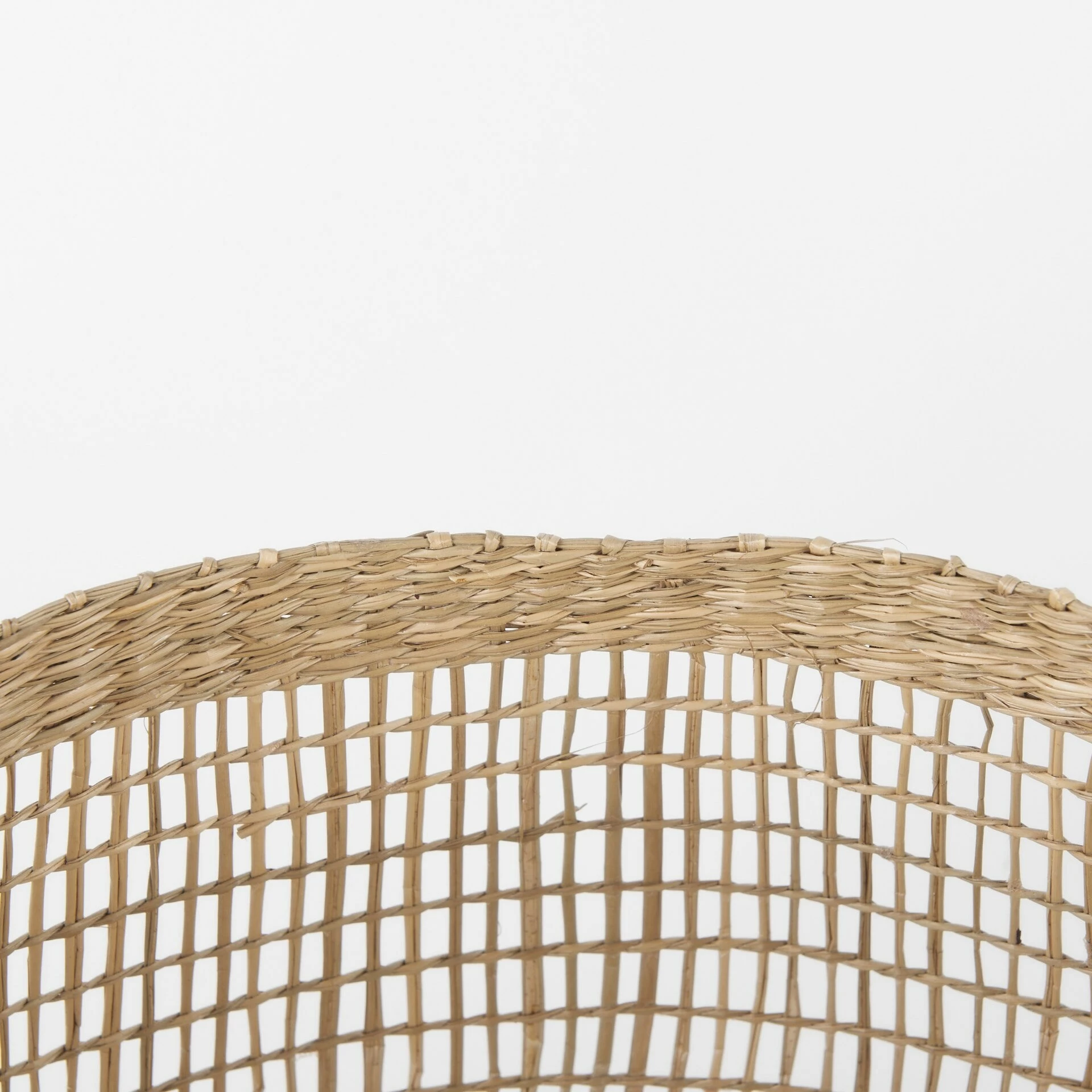 Best deal 𧨠Mercana Nova 15.0L X 15.0W X 9.4H (Set Of 2) Light Brown Seagrass Woven Round Basket W/ Long Handle π - Image 4