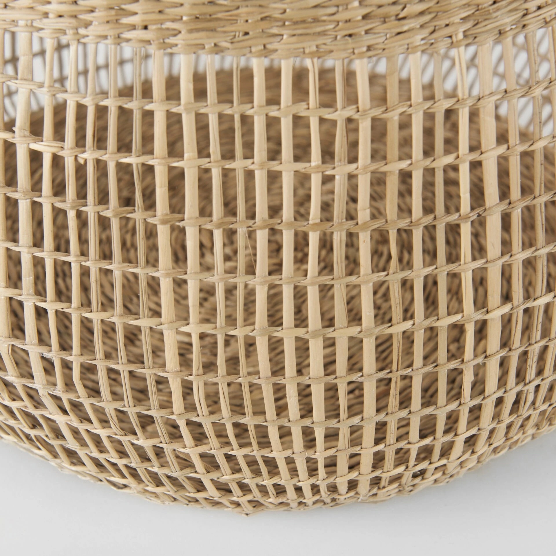 Best deal 𧨠Mercana Nova 15.0L X 15.0W X 9.4H (Set Of 2) Light Brown Seagrass Woven Round Basket W/ Long Handle π - Image 7